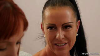 Gammal Lesbisk Vänner Ha Sex För Första Gången