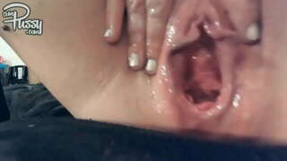 Leud neo-dhreuchdail pussy a &#039; gabhail a big dildo