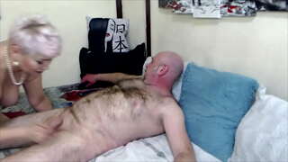 Sayop nga mga hamtong Russian puangod AimeeParadise makugihon mosuyop dick ngadto sa iyang pinalanggang bana ...