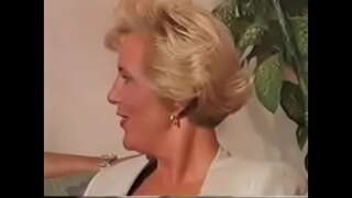 Anzjani 50 sena grupp Hi imgħallem sħun qarn-nisa