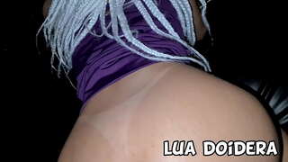 Novinha a bheil Rio de Janeiro Lua Doidera gun ghlòir toll na festa de swing e fez grunn fireann gozarem na punheta e boquete