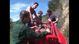 Perverse black floozie Kelly Starr le mòr knockers cho fileanta nuair a ceithir horny fellows poked i anns a h-uile h-fucking tuill