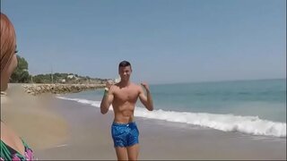 Young Kitty Love likes to bang guys ann am meadhan na dùthcha!