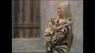 Big anal blonde bitch Hannah Harper sucks agus fucks chefs fat dick ann restaurant