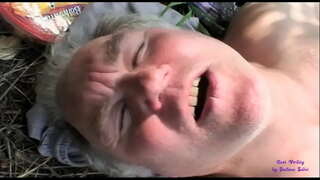 کسبی کو دیکھتا ہے بڑی عمر کے مردوں کے آخر میں کھولنے کے دیہی علاقوں اور ان میں شامل ہو جاتا